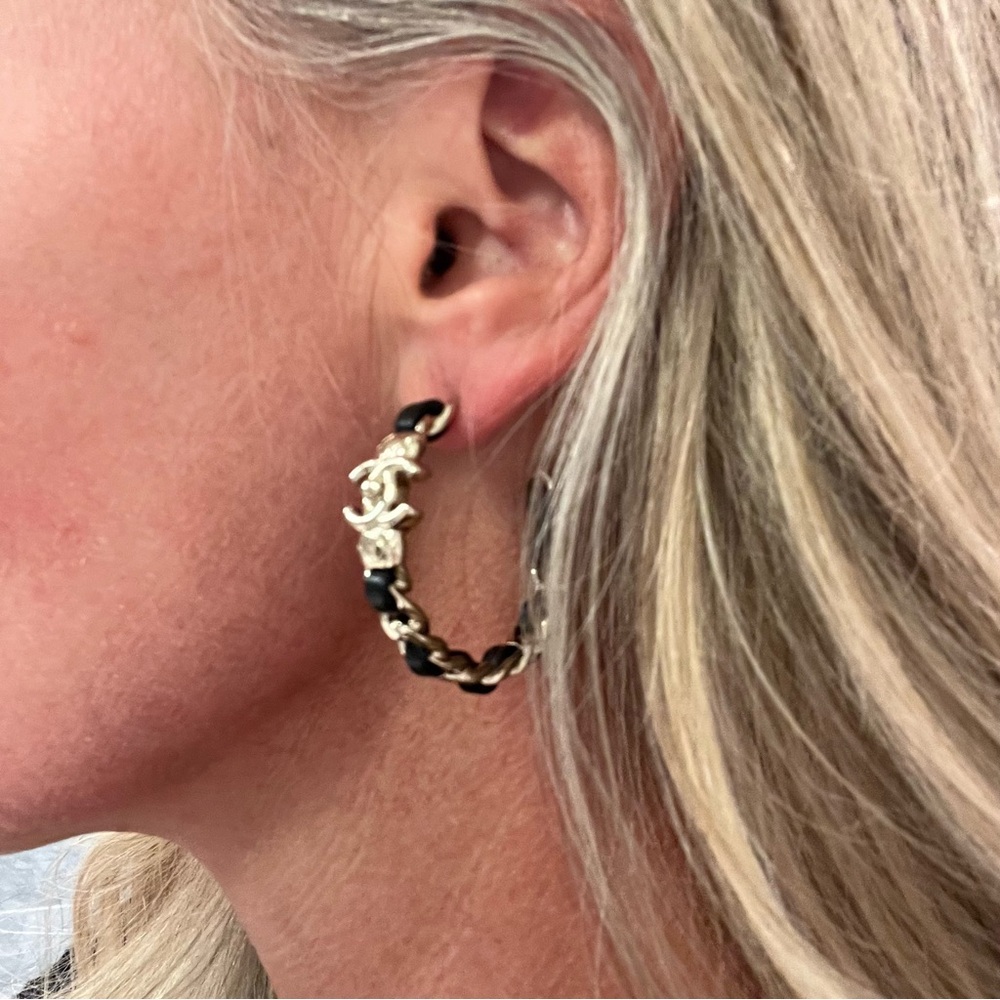 Chanel Metal Lambskin woven quilted Gold and Black Hoop Earrings - Picture 7 of 9